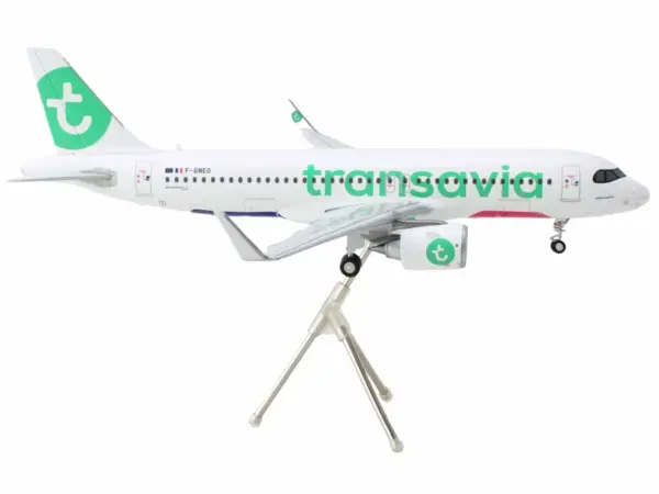 Airbus A320neo Commercial Aircraft "Transavia Airlines" (F-GNEO) White with Green Tail "Gemini 200" Series 1/200 Diecast Model Airplane by GeminiJets #2