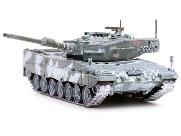 Leopard 2A4 Main Battle Tank with Snorkel "Winter Camouflage" Norwegian Army "Armor Premium" Series 1/72 Diecast Model by Panzerkampf #2