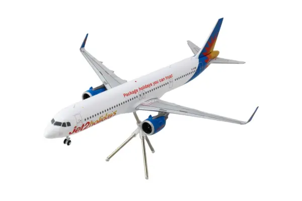 Airbus A321neo Commercial Aircraft "Jet2Holidays" (G-SUNB) White with Tail Graphics "Gemini 200" Series 1/200 Diecast Model Airplane by GeminiJets #2