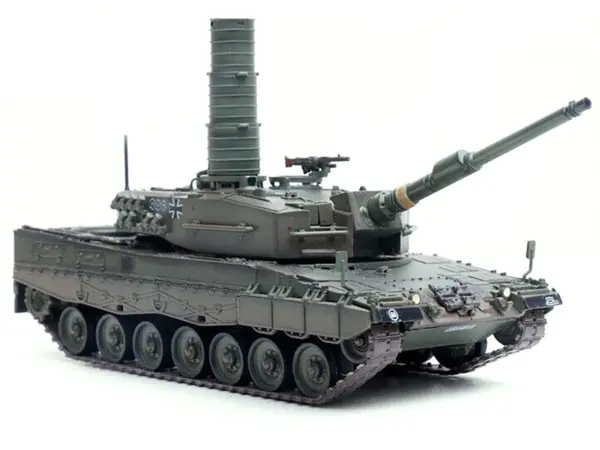 Leopard 2A4 Main Battle Tank with Snorkel "Green Camouflage" German Army "Armor Premium" Series 1/72 Diecast Model by Panzerkampf #3