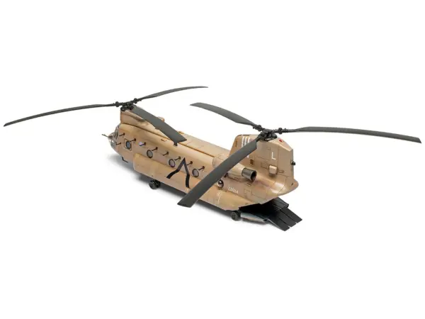 Level 3 Model Kit Boeing Chinook HC.1 Helicopter with 2 Scheme Options 1/72 Plastic Model Kit by Airfix #5