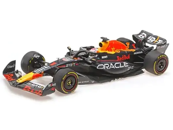 Red Bull Racing RB19 #1 Max Verstappen "Oracle" Winner F1 Formula One "Japanese GP" (2023) with Driver Limited Edition to 180 pieces Worldwide 1/18 Diecast Model Car by Minichamps #2