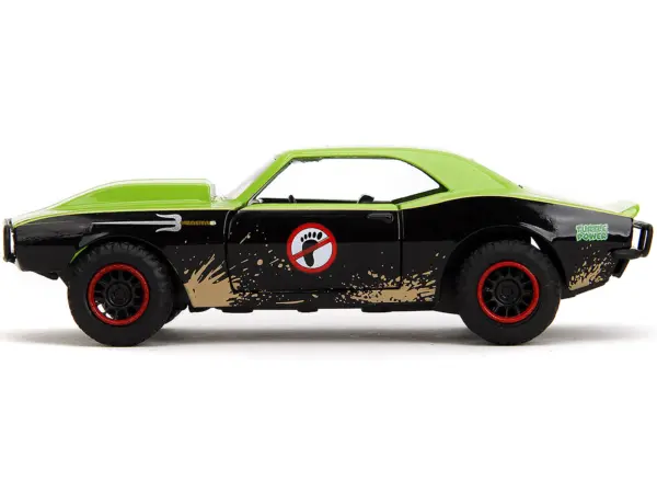 1967 Chevrolet Camaro "Teenage Mutant Ninja Turtles" Black and Green (Dirty) "Hollywood Rides" Series 1/32 Diecast Model Car by Jada #5