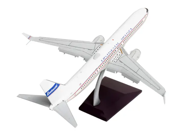 Boeing 737-900ER Commercial Aircraft with Flaps Down "Continental Airlines - United Airlines" (N75435) White with Red and Blue Stripes "Gemini 200" Series 1/200 Diecast Model Airplane by GeminiJets #3