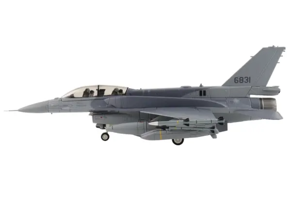 Lockheed F-16D Fighting Falcon Fighter Aircraft "6831 Block 70" (2025) Republic of China Air Force "Air Power Series" 1/72 Diecast Model by Hobby Master #2