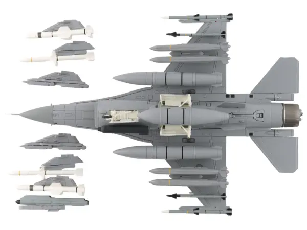 Lockheed F-16D Fighting Falcon Fighter Aircraft "6831 Block 70" (2025) Republic of China Air Force "Air Power Series" 1/72 Diecast Model by Hobby Master #4
