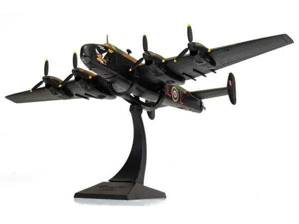 Handley Page Halifax MkV Bomber Aircraft "DK186 London’s Revenge - L for Lana No. 427 Squadron RAF Leeming" (1943) Royal Canadian Air Force "The Aviation Archive" Series 1/72 Diecast Model by Corgi #4