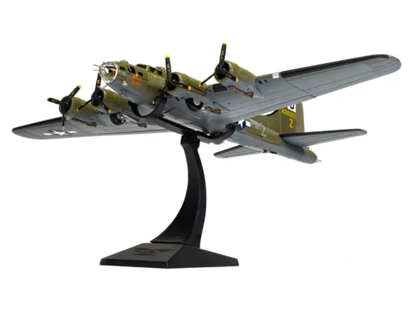Boeing B-17F Flying Fortress Bomber Aircraft "42-6087 Royal Flush Lieutenant Robert 'Rosie' Rosenthal 418th BS 100th Bomb Group Thorpe Abbotts" (1943) United States Army Air Forces "The Aviation Archive" Series 1/72 Diecast Model by Corgi #5