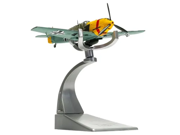 Messerschmitt Bf 109E-4/B Jabo Fighter-Bomber Aircraft "Oberleutnant Walter Rupp 3./JG53 RAF Manston Battle of Britain" (1940) German Luftwaffe "The Aviation Archive" Series 1/72 Diecast Model by Corgi #3