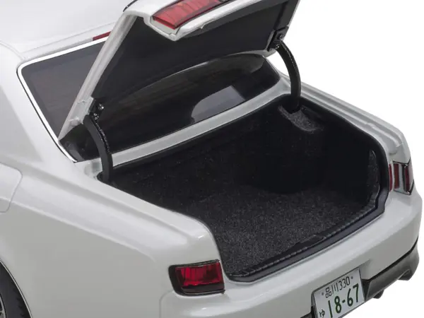 Toyota Century GRMN RHD (Right Hand Drive) Pearl White 1/18 Model Car by Autoart #4