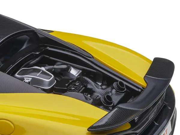 Mclaren 600LT Sicilian Yellow and Carbon 1/18 Model Car by Autoart #4
