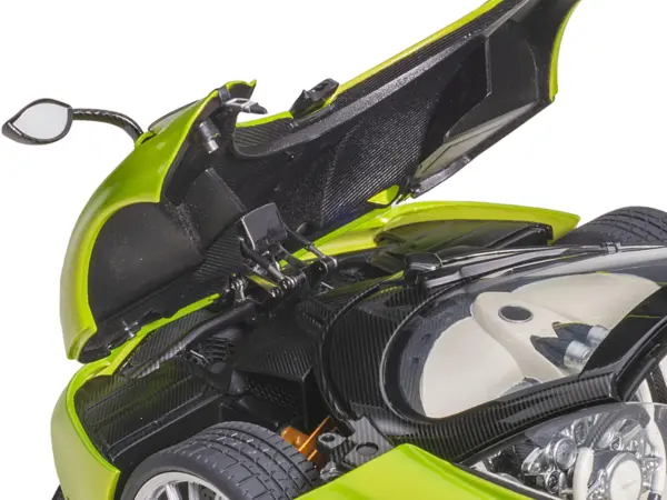 Pagani Huayra Roadster Verde Firenze Green Metallic and Carbon with Luggage Set 1/18 Model Car by Autoart #3