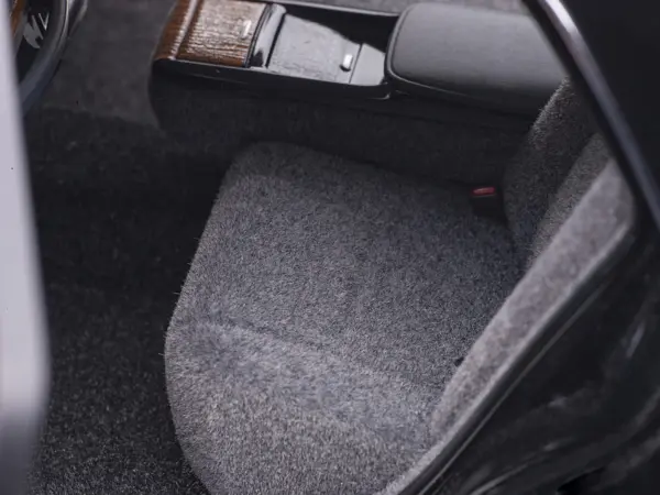 Toyota Century RHD (Right Hand Drive) Black 1/18 Model Car by Autoart #4