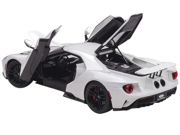 2017 Ford GT Frozen White 1/18 Model Car by Autoart #2