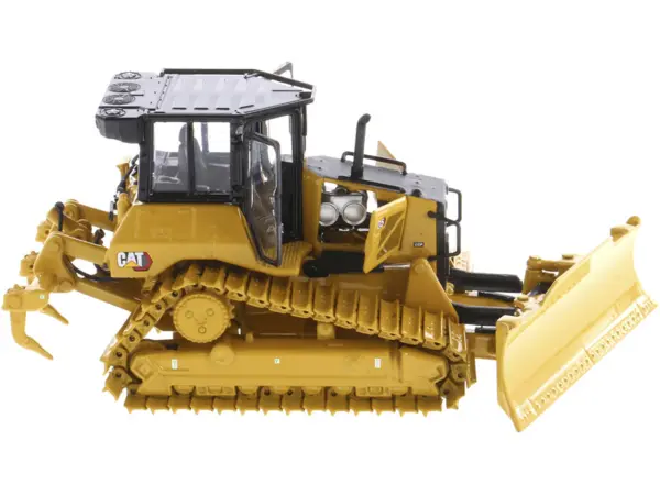 CAT Caterpillar D5 LGP VPAT Track Type Tractor Dozer Yellow with Operator "High Line" Series 1/50 Diecast Model by Diecast Masters #3