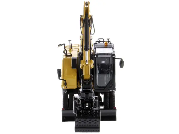 CAT Caterpillar M318 Wheeled Excavator Yellow with Operator "High Line" Series 1/50 Diecast Model by Diecast Masters #4