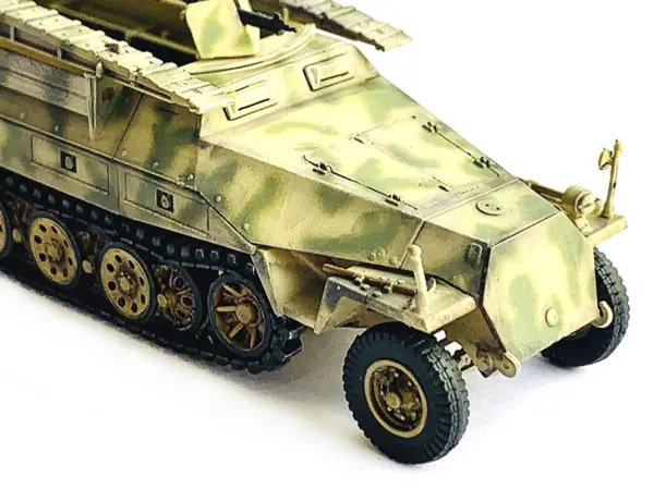 German Sd.Kfz. 251/7 Ausf.D Pionierpanzerwagen Armored Vehicle "NEO Dragon Armor" Series 1/72 Plastic Model by Dragon Models #2
