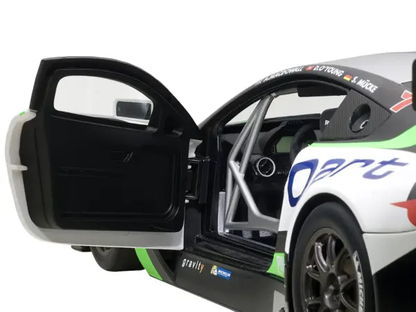 Aston Martin V12 Vantage Bathurst 12hour Endurance Race 2015 #97 A. Macdowall / D. O'Young / S. Mucke 1/18 Model Car by Autoart #2