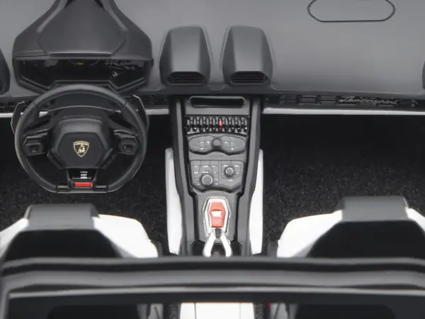 Lamborghini Huracan GT "LB-Silhouette Works" White with Black 1/18 Model Car by Autoart #4