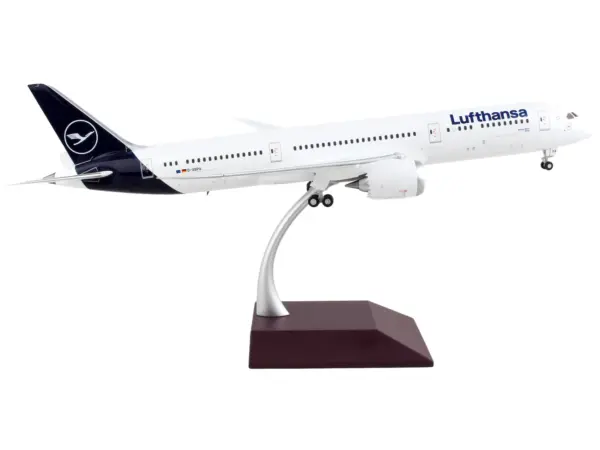 Boeing 787-9 Commercial Aircraft "Lufthansa" White with Blue Tail "Gemini 200" Series 1/200 Diecast Model Airplane by GeminiJets #2