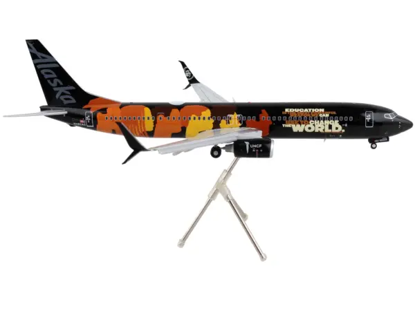 Boeing 737-900ER Commercial Aircraft with Flaps Down "Alaska Airlines - Our Commitment" Black with Graphics "Gemini 200" Series 1/200 Diecast Model Airplane by GeminiJets #2