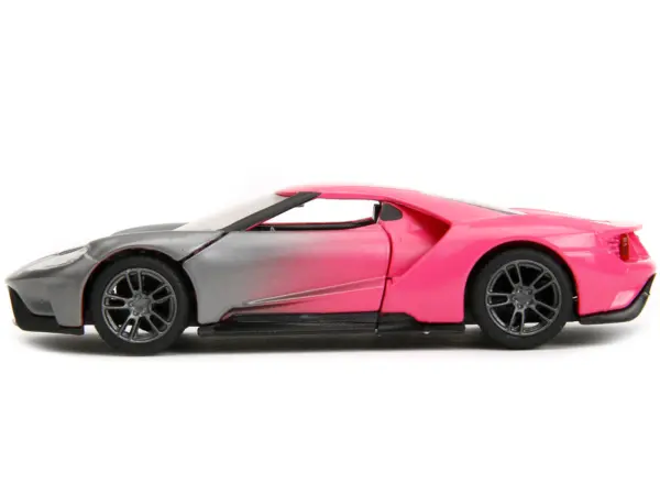 2017 Ford GT Gray Metallic and Pink Gradient "Pink Slips" Series 1/32 Diecast Model Car by Jada #4