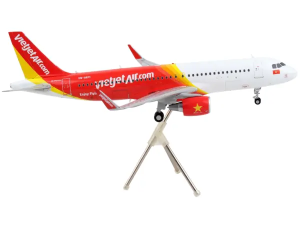 Airbus A320 Commercial Aircraft "VietJet Air" White and Red "Gemini 200" Series 1/200 Diecast Model Airplane by GeminiJets #2