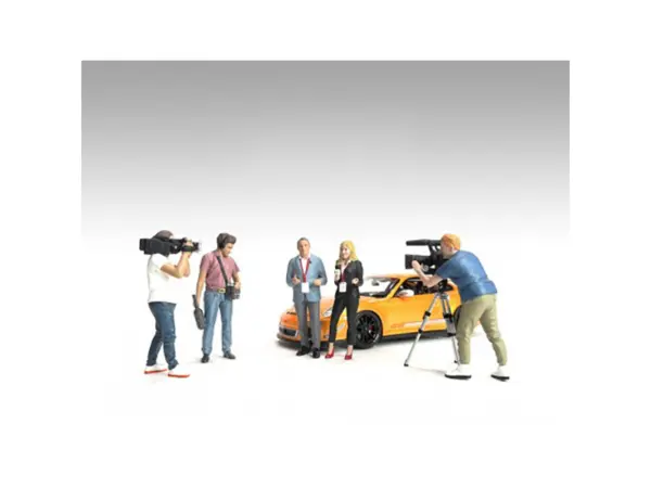 "On-Air" 6 piece Figures and Accessory Set for 1/24 Scale Models by American Diorama #1