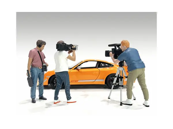 "On-Air" 6 piece Figures and Accessory Set for 1/24 Scale Models by American Diorama #2