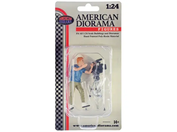 "On-Air" Figure 5 with Standing Camera for 1/24 Scale Models by American Diorama #3
