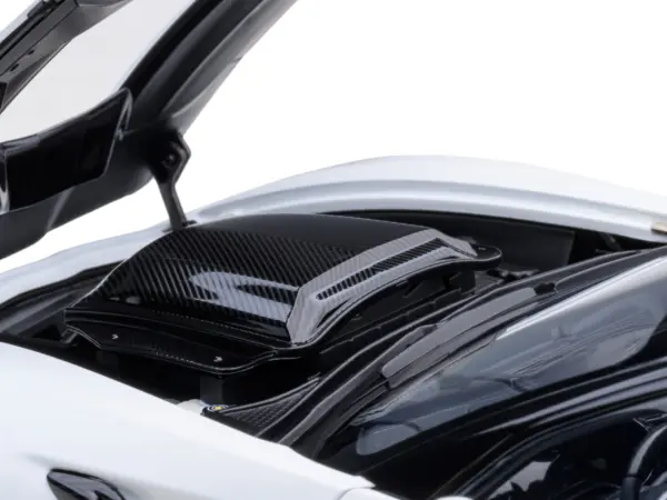 2019 Chevrolet Corvette C7 ZR1 Arctic White with Carbon Top 1/18 Model Car by Autoart #2