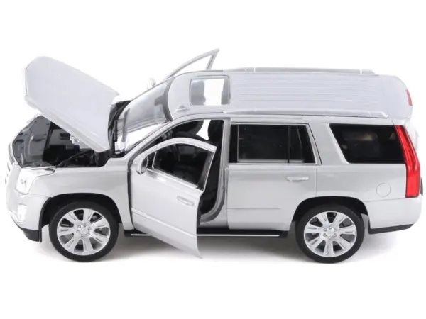2017 Cadillac Escalade with Sunroof Silver Metallic 1/24-1/27 Diecast Model Car by Welly #2