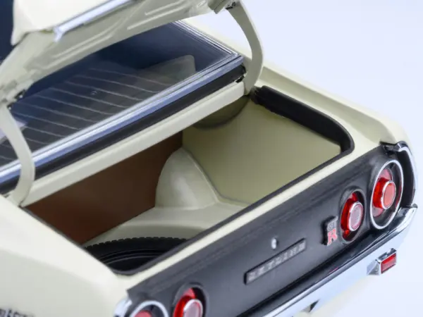 Nissan Skyline 2000GT-R (KPGC110) Tuned Version RHD (Right Hand Drive) White 1/18 Model Car by Autoart #5