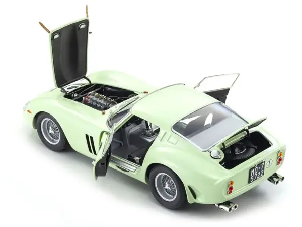 Ferrari 250 GTO #15 Innes Ireland Winner "Goodwood Tourist Trophy" (1962) 1/18 Diecast Model Car by Kyosho #2