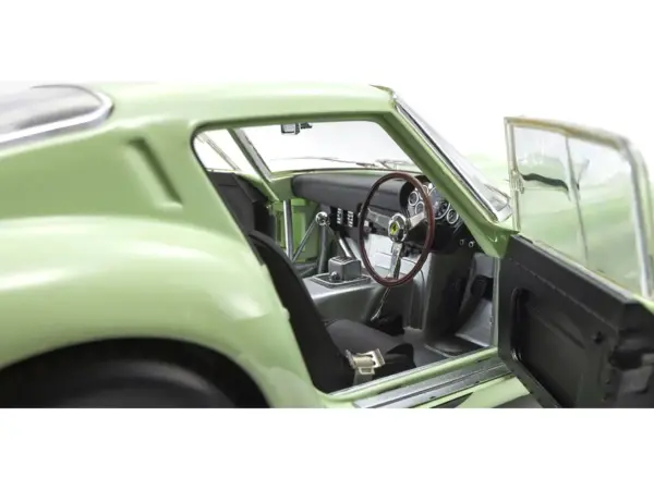 Ferrari 250 GTO #15 Innes Ireland Winner "Goodwood Tourist Trophy" (1962) 1/18 Diecast Model Car by Kyosho #3