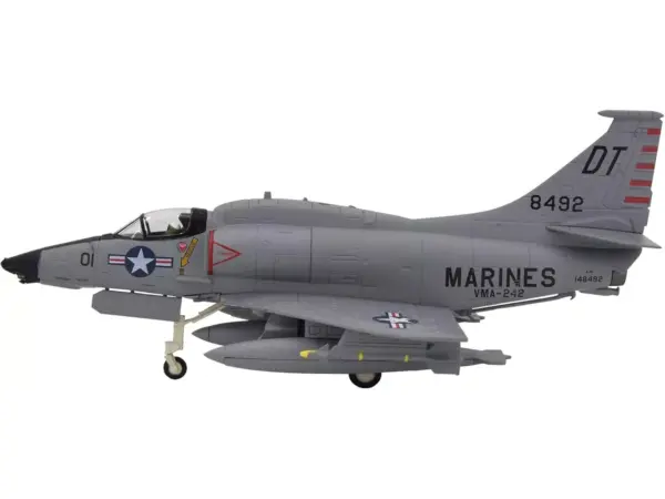 Douglas A-4D Skyhawk Aircraft "VMA-242 Bats NAS Key West 1962 Missile Crisis" United States Marine Corps 1/72 Diecast Model Airplane #2