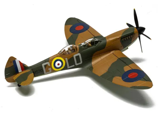 Supermarine Spitfire T.9 Aircraft "SM520 Spitfires.com Goodwood Aerodrome" British Royal Air Force "The Aviation Archive" Series 1/72 Diecast Model by Corgi #2