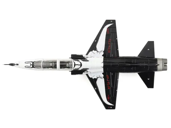 Northrop T-38C Talon Aircraft "65-10331 FAIP Scheme 87th FTS Laughlin AFB" (2021) United States Air Force "Air Power Series" 1/72 Diecast Model by Hobby Master #4