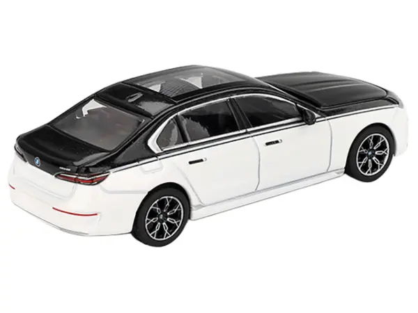 BMW i7 xDrive60 Dravit Alpine White and Black Sapphire Limited Edition 1/64 Diecast Model Car by Mini GT #3