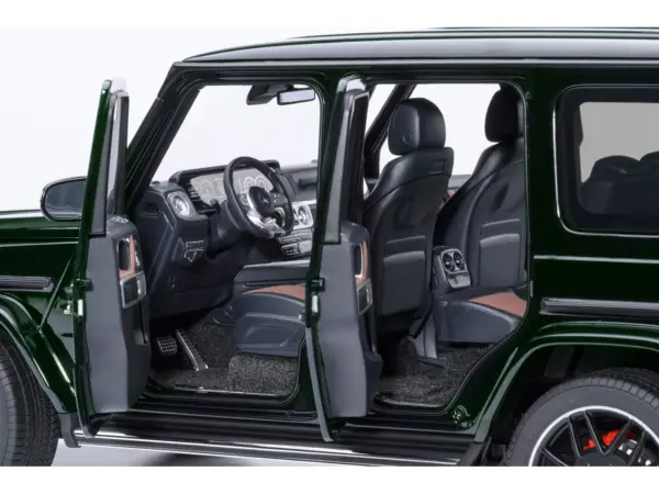 2019 Mercedes-Benz AMG G63 Emerald Green Metallic 1/18 Model Car by Autoart #4