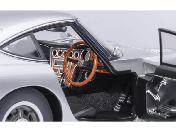 1967 Toyota 2000GT RHD (Right Hand Drive) Silver Metallic 1/18 Model Car by Autoart #4