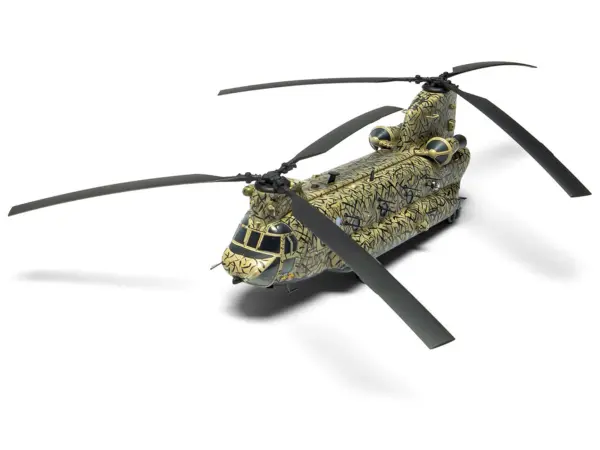 Level 3 Model Kit Boeing Chinook HC.1 (Late Production) Helicopter with 2 Scheme Options 1/72 Plastic Model Kit by Airfix #4