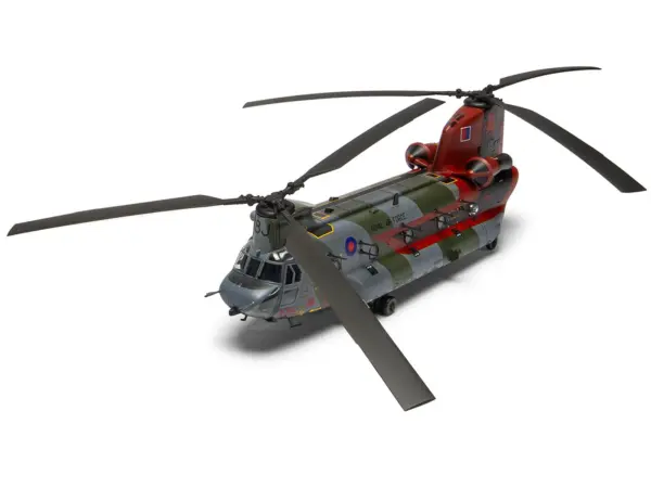 Level 3 Model Kit Boeing Chinook HC.1 (Late Production) Helicopter with 2 Scheme Options 1/72 Plastic Model Kit by Airfix #5