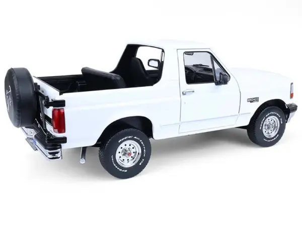 1993 Ford Bronco XLT Oxford White "Artisan Collection" 1/18 Diecast Model Car by Greenlight #4
