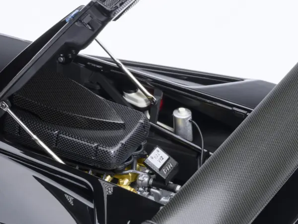 Lamborghini Diablo GTR Deep Black 1/18 Model Car by Autoart #5