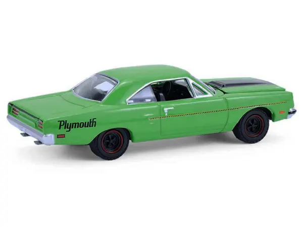 1970 Plymouth Road Runner Green with Black Hood Stripe "GreenLight Muscle" Series 30 1/64 Diecast Model Car by Greenlight #4