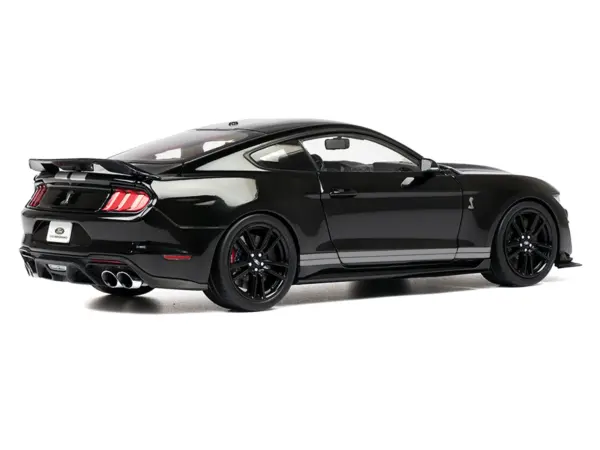 2022 Ford Mustang Shelby GT500 Black with Silver Stripes 1/18 Diecast Model Car by IXO Models #4