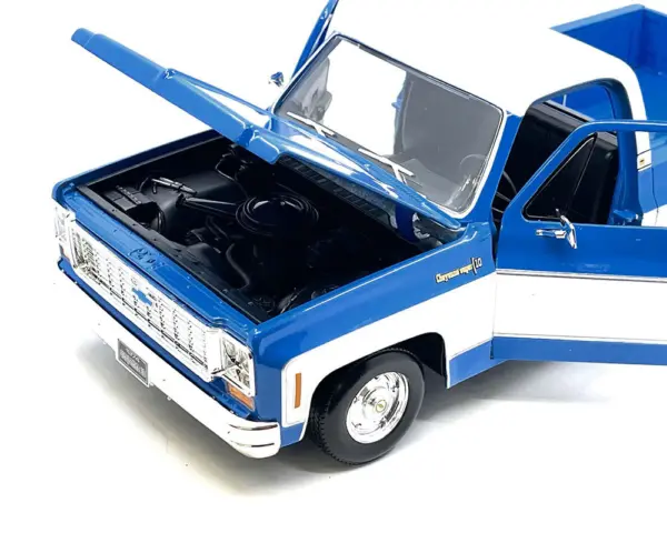 1974 Chevrolet C10 Cheyenne Super Pickup Truck Blue and White "Special Edition" Series 1/18 Diecast Model Car by Maisto #3