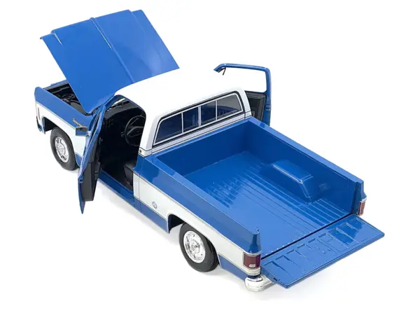 1974 Chevrolet C10 Cheyenne Super Pickup Truck Blue and White "Special Edition" Series 1/18 Diecast Model Car by Maisto #4
